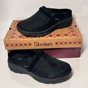 Skechers Easy Going Darling Thing Water Repellent Suede Clogs